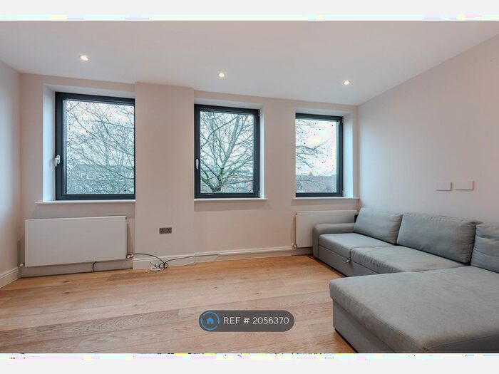 1 Bedroom Flat To Rent In John Busch House, Isleworth, TW7