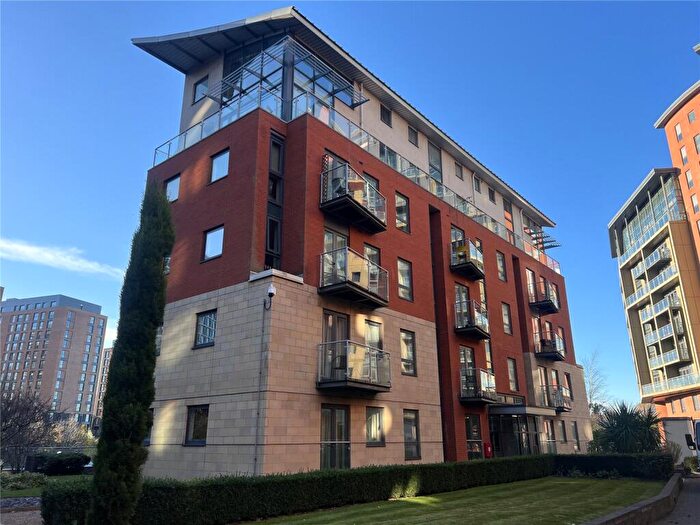 2 Bedroom Apartment To Rent In Bonaire, City Island, Leeds, LS12