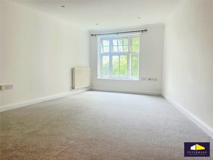 1 Bedroom Apartment To Rent In Forest Court, Rosendale Road, London, SE24