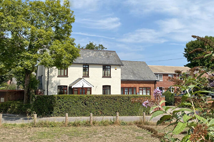 4 Bedroom Detached House For Sale In Bickerley Road, Ringwood, BH24