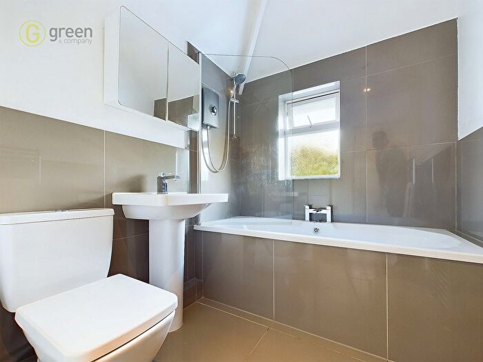 3 Bedroom End Of Terrace House For Sale In Clarendon Road, Four Oaks, Sutton Coldfield, B75