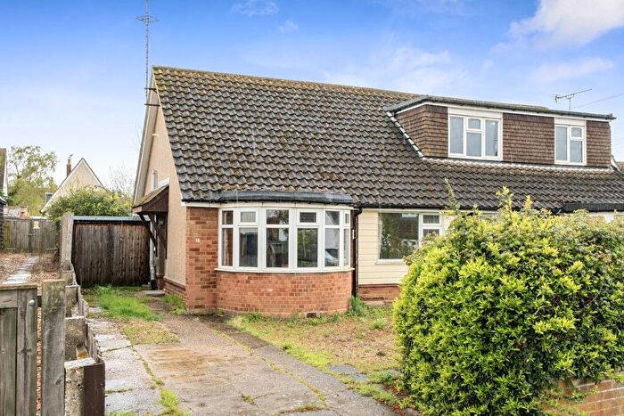 2 Bedroom Semi-Detached Bungalow For Sale In St James Close, Pulloxhill, MK45