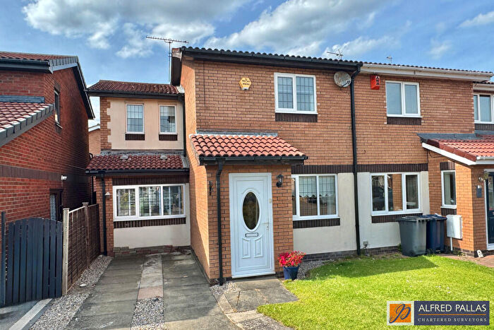 3 Bedroom Semi-Detached House For Sale In Thornbury Close, Boldon Colliery, NE35