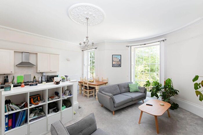2 Bedroom Apartment To Rent In Cavendish Road, BA1