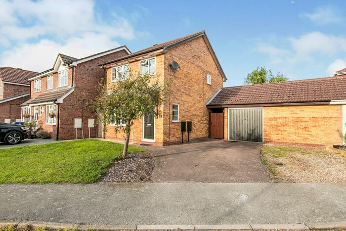 3 Bedroom House To Rent In Layzell Croft, Great Cornard, CO10