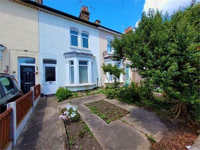 2 Bedroom Terraced House To Rent In Avenue Road, Westcliff On Sea, Westcliff On Sea, SS0