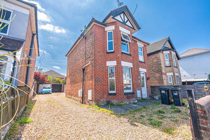 2 Bedroom Apartment To Rent In Shelbourne Road, Bournemouth, BH8
