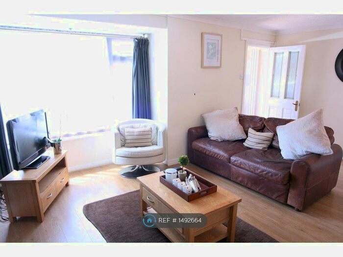 2 Bedroom Terraced House To Rent In Wroxham Close, Chester, CH2