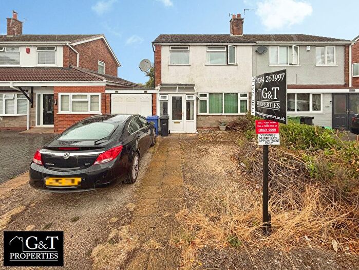 3 Bedroom Semi-Detached House For Sale In Amblecote Road, Brierley Hill, DY5