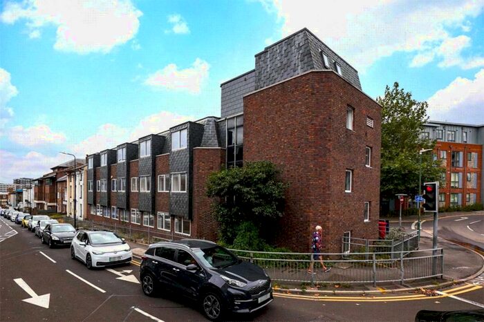 Apartment To Rent In Coronet House, Queen Anne Road, Maidstone, ME14