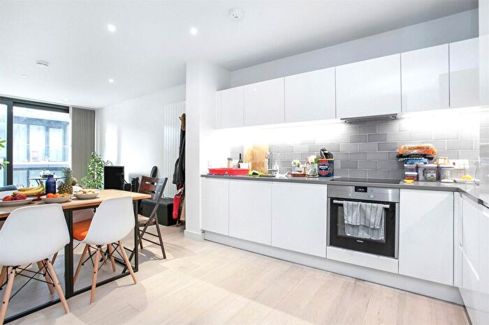 2 Bedroom Apartment To Rent In Starboard Way, London, E16