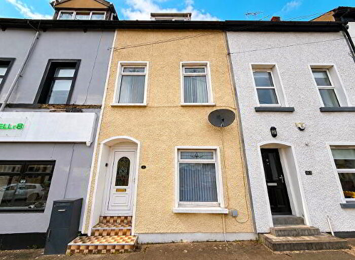 4 Bedroom Mid TownHouse For Sale In Westend Terrace, L'Derry, BT48