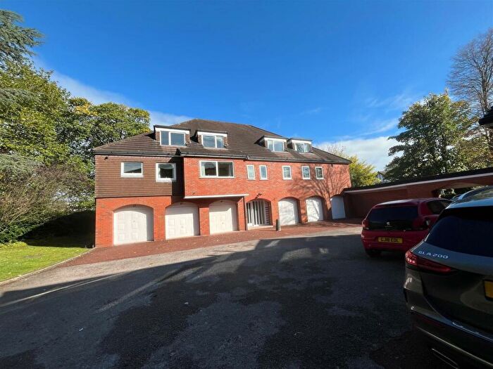 2 Bedroom Apartment To Rent In Green Hall Mews, Wilmslow, SK9