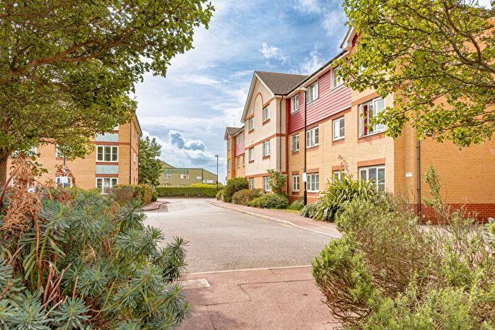 2 Bedroom Flat For Sale In The Fairways, Farlington, PO6