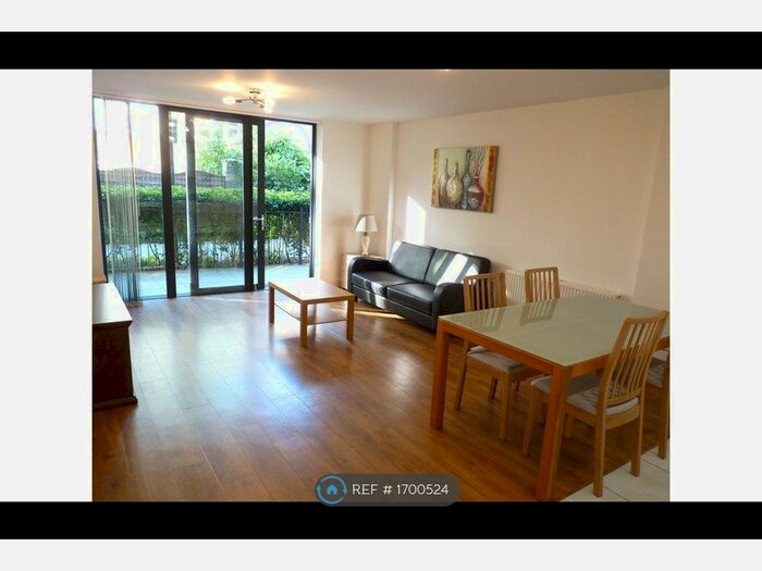 2 Bedroom Flat To Rent In Fairmont House, London, SE16
