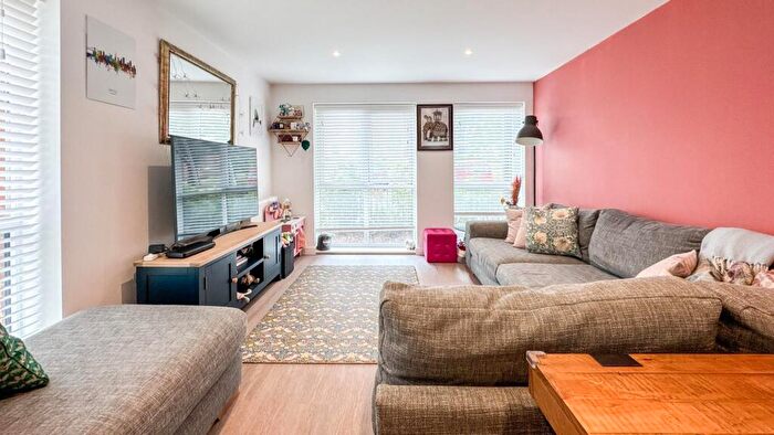 2 Bedroom Flat For Sale In Colliery Close, Ashton, BS3