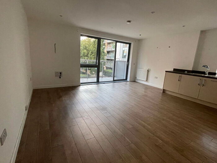 3 Bedroom Flat For Sale In Epstein Square, London, E14