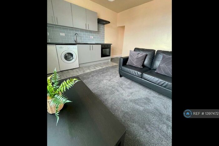 1 Bedroom Flat To Rent In Aston View, Leeds, LS13