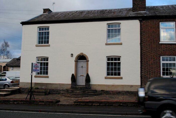 2 Bedroom End Of Terrace House To Rent In Chelford Road, Henbury, SK11