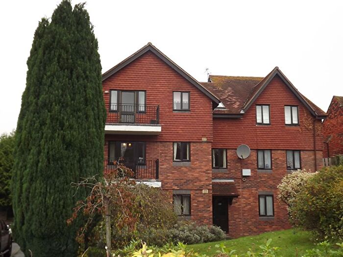 2 Bedroom Flat To Rent In School Hill Lamberhurst, Tunbridge Wells, TN3