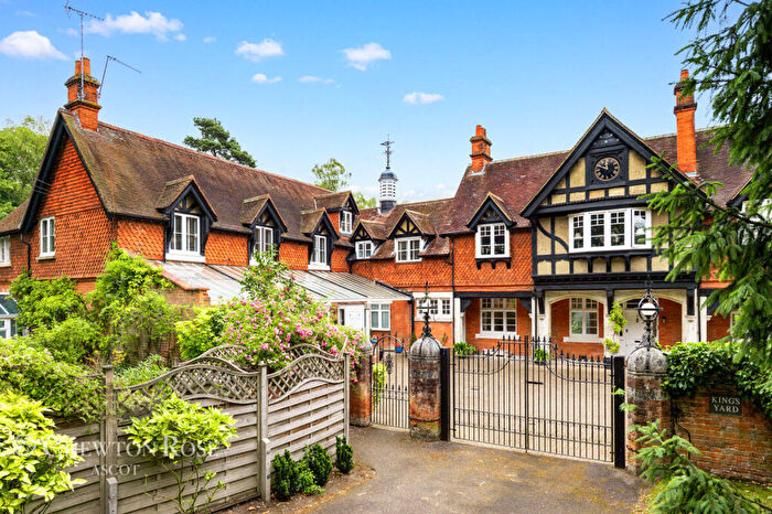 3 Bedroom Apartment For Sale In Kings Yard, Prince Albert Drive, Ascot, SL5