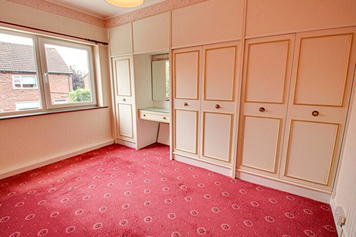 3 Bedroom Semi-Detached House For Sale In Balshaw Avenue, Irlam, M44