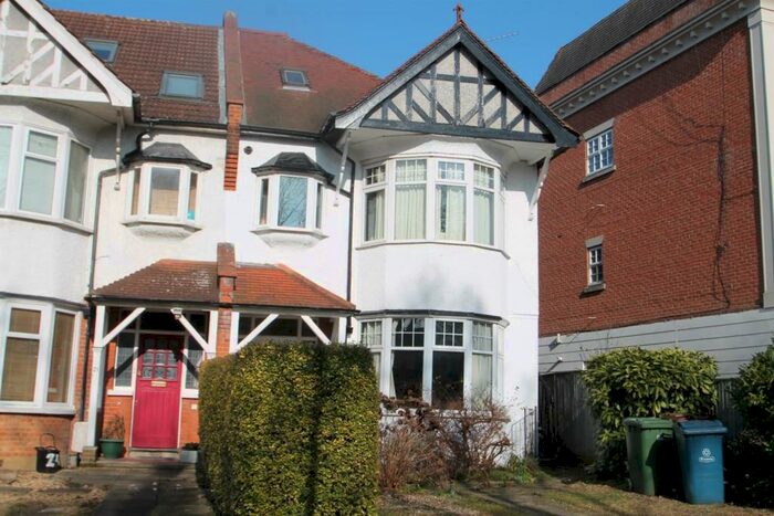 2 Bedroom Flat To Rent In Roxborough Avenue, Harrow On The Hill, HA1