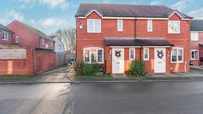 3 Bedroom Semi-Detached House For Sale In Watchman Walk, Tamworth, Staffordshire, B79