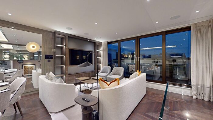 3 Bedroom Flat To Rent In Prince Of Wales Terrace, Kensington, W8