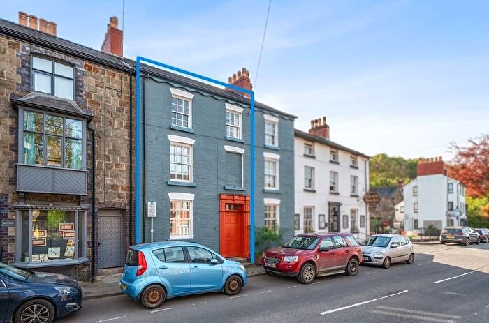 3 Bedroom Semi-Detached House For Sale In High Street, Llanfyllin, Powys, SY22