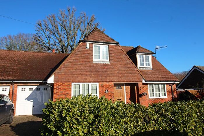 4 Bedroom Detached House For Sale In Cage Green Road, Tonbridge, TN10