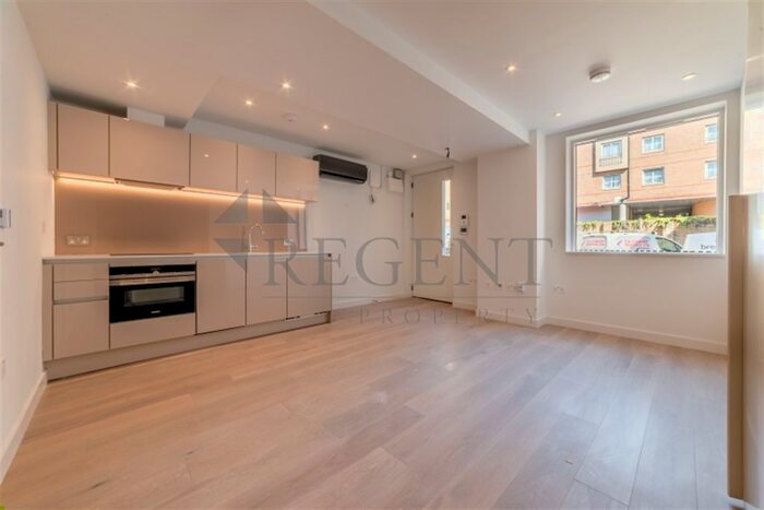 Studio To Rent In Albion Court, Albion Place, W6