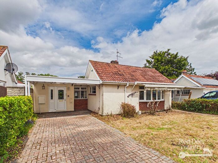 3 Bedroom Bungalow For Sale In Lonsdale Road, Cannington, TA5