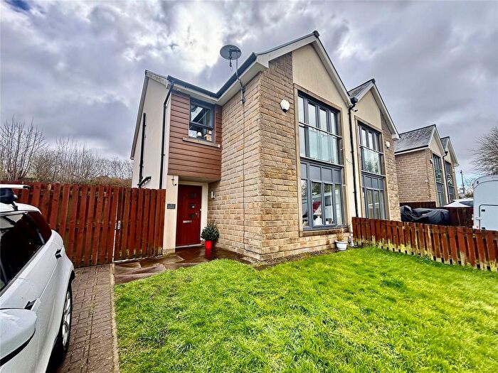 4 Bedroom Semi Detached House For Sale In Holden Road, Brierfield, Nelson, Lancashire, BB9