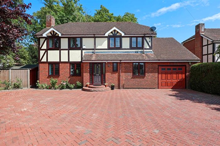 5 Bedroom Detached House For Sale In Frays Avenue, West Drayton, UB7