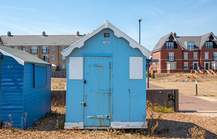 Chalet For Sale In Manor Terrace, Felixstowe, IP11