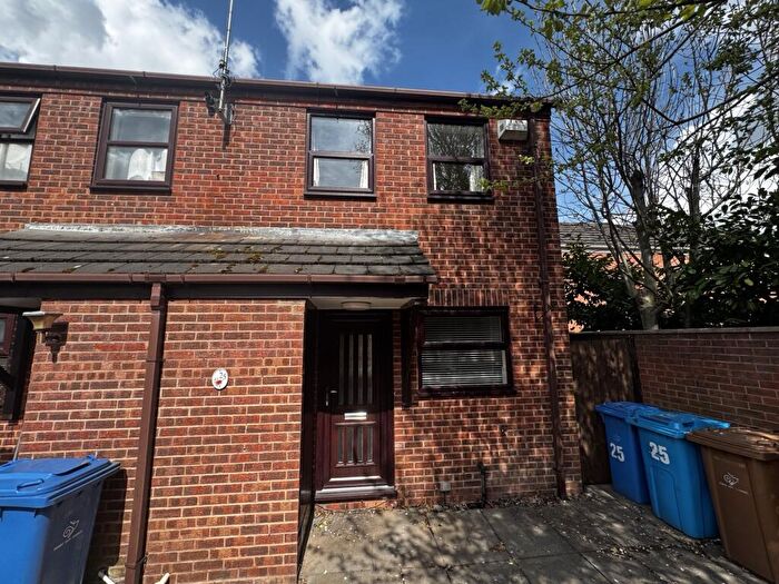 2 Bedroom Semi-Detached House To Rent In College Mews, Derby, DE1