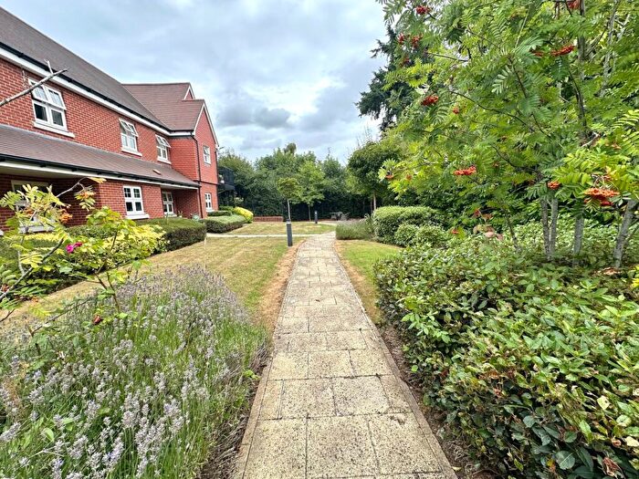 2 Bedroom Apartment For Sale In Hempstead Road, Bovingdon, HP3