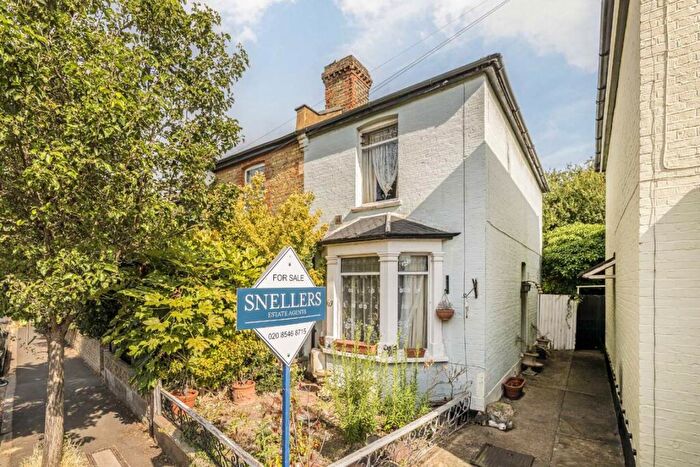 3 Bedroom Semi-Detached House For Sale In Portland Road, Kingston, KT1