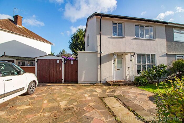 3 Bedroom Semi-Detached House For Sale In Ormskirk Road, South Oxhey, WD19