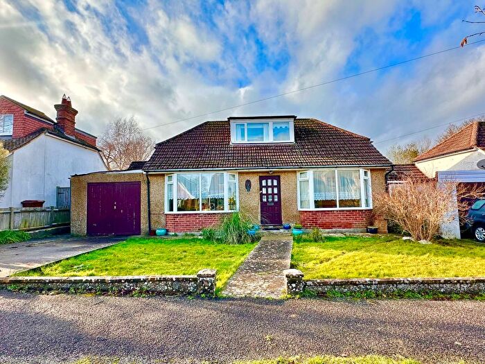 3 Bedroom Detached Bungalow For Sale In Chestnut Walk, Bexhill-On-Sea, TN39