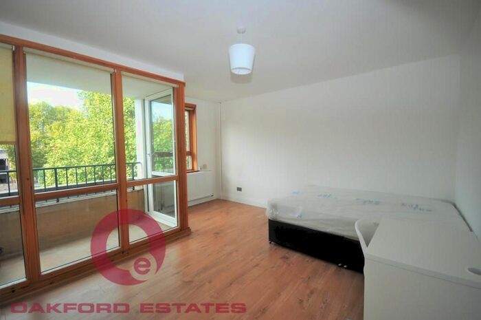 3 Bedroom Flat To Rent In Plender Street, Mornington Crescent, NW1