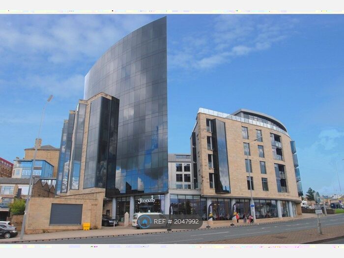 2 Bedroom Flat To Rent In The Gatehaus, Bradford, BD1