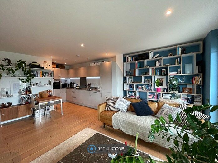 2 Bedroom Flat To Rent In Atlantic Building, London, E15