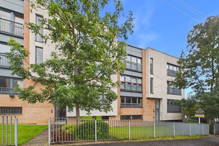 2 Bedroom Flat To Rent In Great Dovehill, Glasgow, G1
