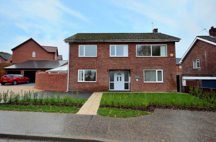 4 Bedroom Detached House To Rent In Drayton High Road, Norwich, NR8