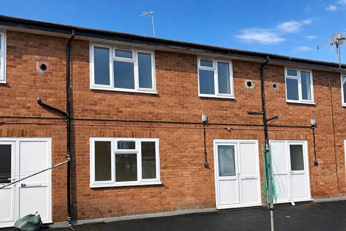 2 Bedroom Maisonette To Rent In High Street, Witney, Oxfordshire, OX28