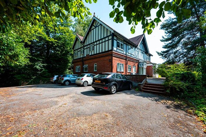 1 Bedroom Flat For Sale In Wych Hill House, Wych Hill Rise, Hook Heath, Woking, GU22
