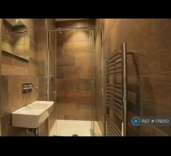 2 Bedroom Flat To Rent In Oxford Street, Edinburgh, EH8