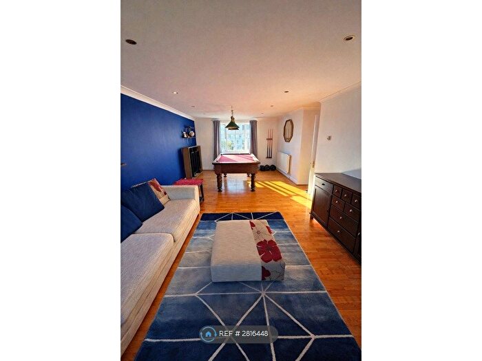 3 Bedroom Flat To Rent In Goddard Place, London, N19